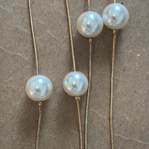 EUC gold and pearl fashion necklace 36 inches with extender Double strand - Picture 2 of 5